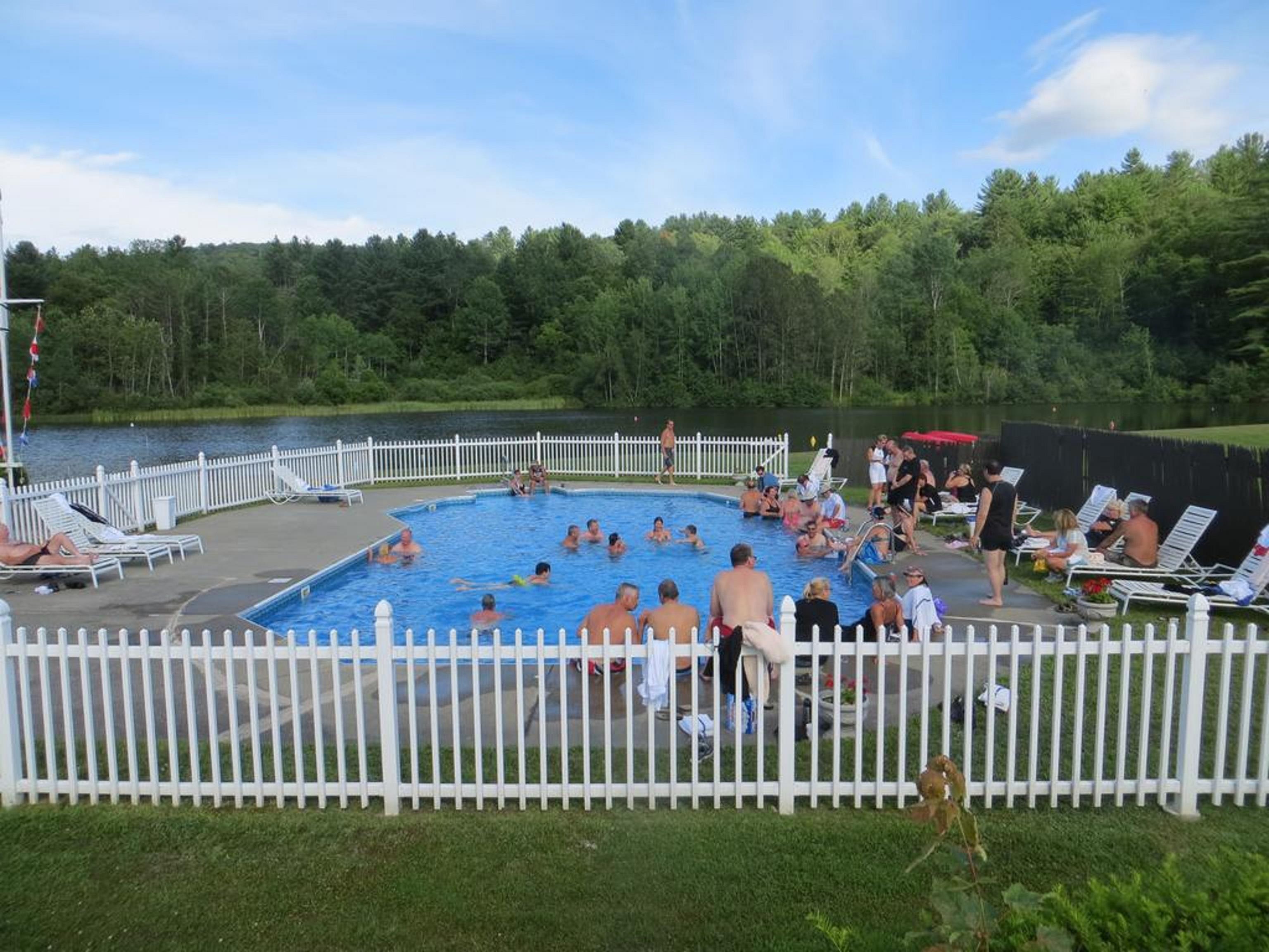 Commodores Inn Stowe Eksteriør billede